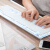 狼途遊戯有線機械手触りキーボードマウスセット（LED付薄型静音キーボードボタンマウスセットノートパソコンデスクトップパソコン家庭用キーボード）白氷藍＋機械蛇マウス白＋LED付きイヤホン